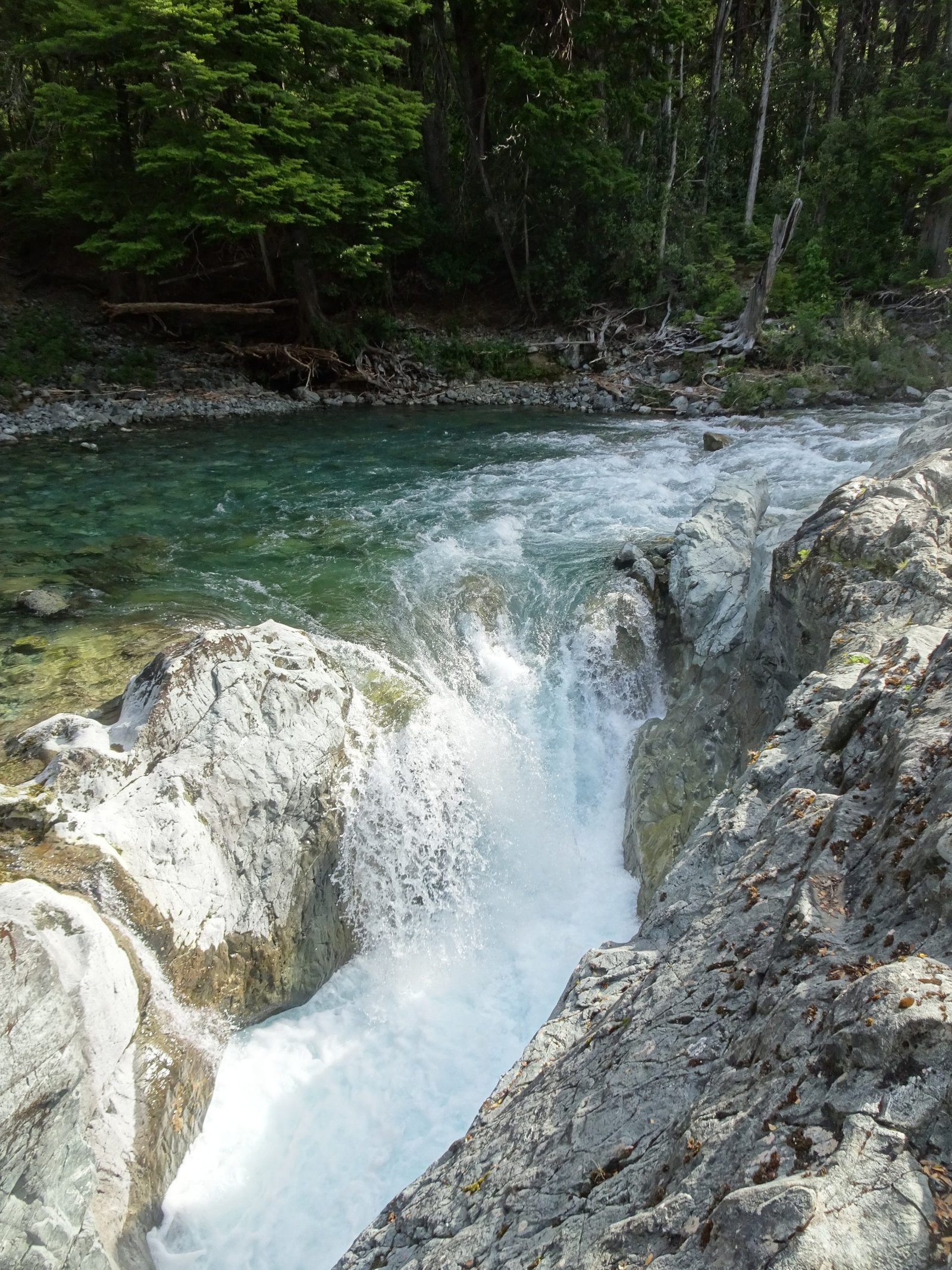 Cascada Nacimiento del Cajón del Río Azul