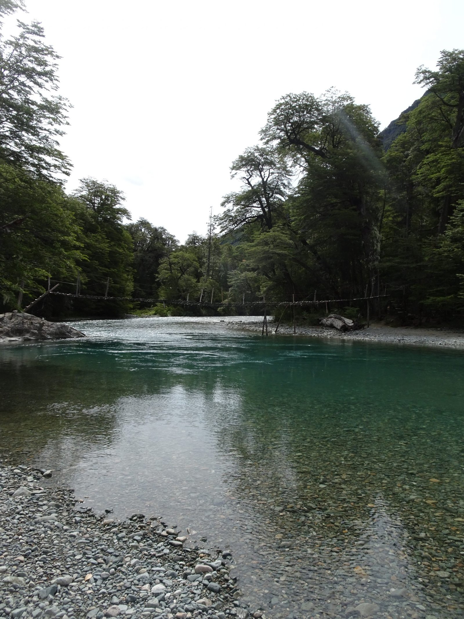 Pasarela sobre el Río Azul